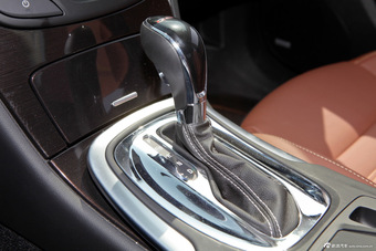 2014款君威GS 2.0T自动纵情运动版