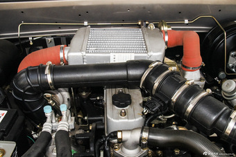 2015款雄师F16 2.0T手动柴油两驱基本型