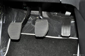 2013款雪铁龙C4L 1,8L手动劲享版