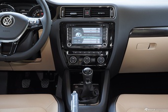 2015款速腾230TSI手动豪华型