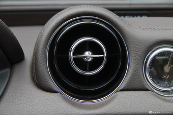 2015款捷豹XJL 2.0T两驱典雅商务版