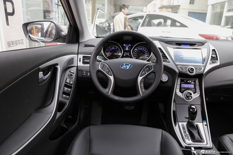 2015款朗动1.6L自动尊贵型