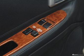 2016款金杯阁瑞斯2.0L手动快运舒适型