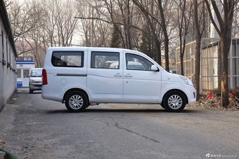 2015款 五菱宏光V1.5L手动标准型