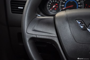 2015款 五菱宏光V1.5L手动标准型