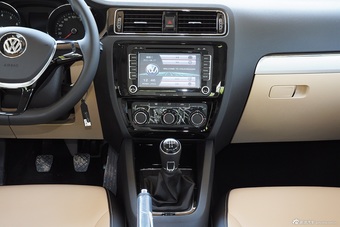 2015款速腾1.6L自动舒适