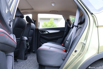 2015款 宝骏560 1.8L手动豪华型