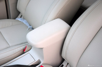 2012款比亚迪L3实拍