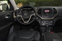 2016款自由光2.4L自动优越版