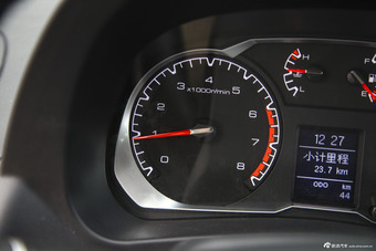 2016款哈弗H5 2.0T手动两驱精英型经典版