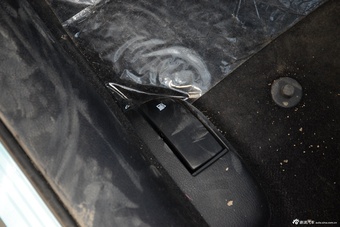 2016款奔腾B90 1.8T自动尊贵型十周年纪念版