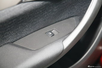 2014款 宝马X1 sDrive18i 时尚型