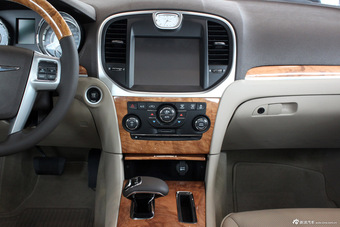 2013款克莱斯勒300C到店实拍