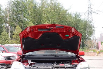 2016款风度MX6 2.0L自动两驱卓越版