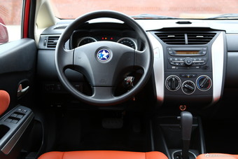 2014款启辰R50自动精彩版