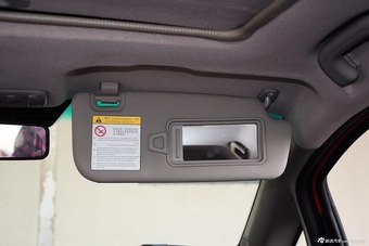 2015款吉利英伦C5 1.5L手动两厢尊贵型