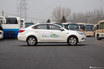 2015款逸动纯电动尊贵版