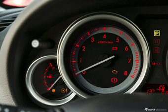 2015款睿翼2.0L自动轿跑精英型