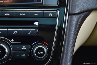 2015款捷豹XJL 3.0 SC典雅商务80周年典藏版