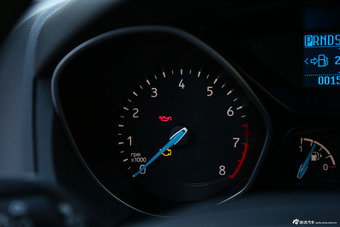 2015款福克斯两厢1.0T自动超能风尚型