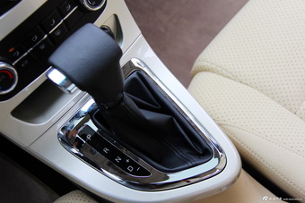 2013款中华H330 1.5L自动豪华型