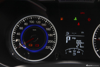 2015款中华V3 1.5T自动精英型