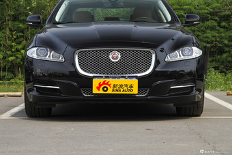 2015款捷豹XJL 2.0T两驱典雅商务版