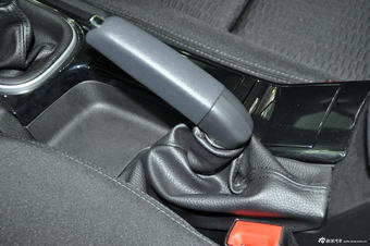 2013款雪铁龙C4L 1,8L手动劲享版