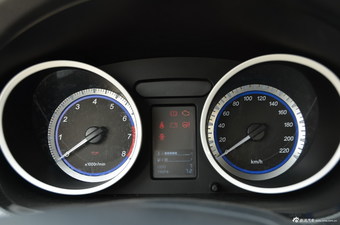 2014款东南V5菱致1.5T手动锐控版实拍