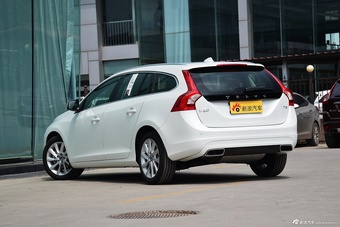 2017款沃尔沃V60  2.0T自动 T5 智逸版