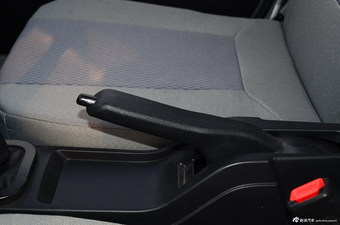 2015款小康K01 1.0L手动2.7m瓦楞货箱车型