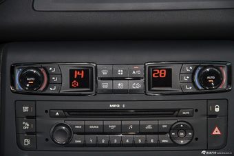 2013款东风雪铁龙C5到店实拍