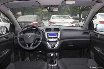 2015款海马M3 1.5L手动精英天窗型图片