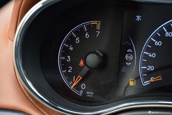 2016款大切诺基3.6L自动旗舰尊耀版