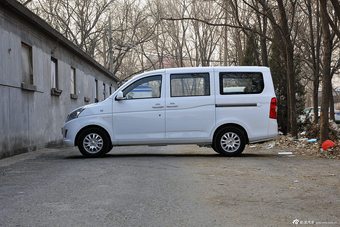 2015款 五菱宏光V1.5L手动标准型