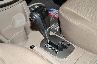 2013款狮跑2.0L GL自动两驱版