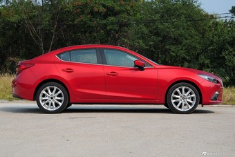 2016款马自达3昂克赛拉 三厢 2.0L自动运动型