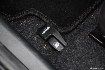 2015款吉利英伦C5 1.5L自动三厢尊贵型