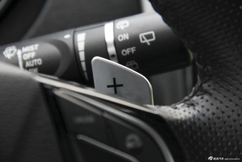 2015款哈弗H6 Coupe 2.0T自动两驱尊贵型