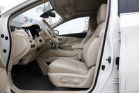 2015款楼兰 2.5L自动S/C HEV XV四驱混动旗舰版