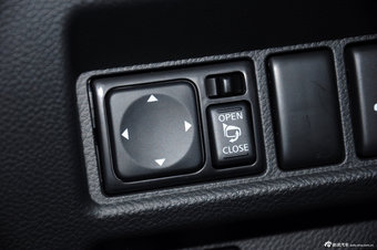 2013款英菲尼迪FX实拍