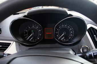 2013款 艾瑞泽7 1.6L DVVT CVT致尊版实拍