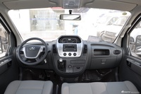 2016款上汽大通V80 2.5T手动傲运通短轴中顶6座 国V