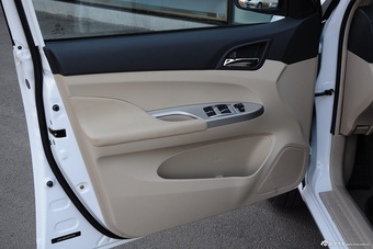 2015款比亚迪全新F3节能版1.5L手动豪华版