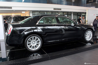 2013款克莱斯勒300C到店实拍