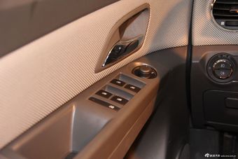 2012款科鲁兹1.6SE手动舒适版