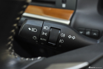 2014款雷克萨斯ES250自动豪华版