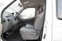 2016款上汽大通V80 2.5T手动傲运通短轴中顶6座 国V