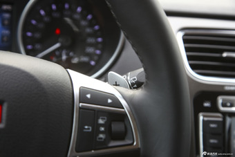 2015款哈弗H8 2.0T自动四驱豪华型