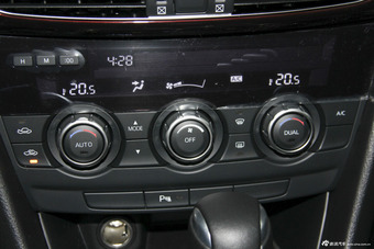 2015款阿特兹2.5L自动蓝天运动版